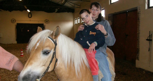 Rehabilitacja Filipa - terapia z koniami